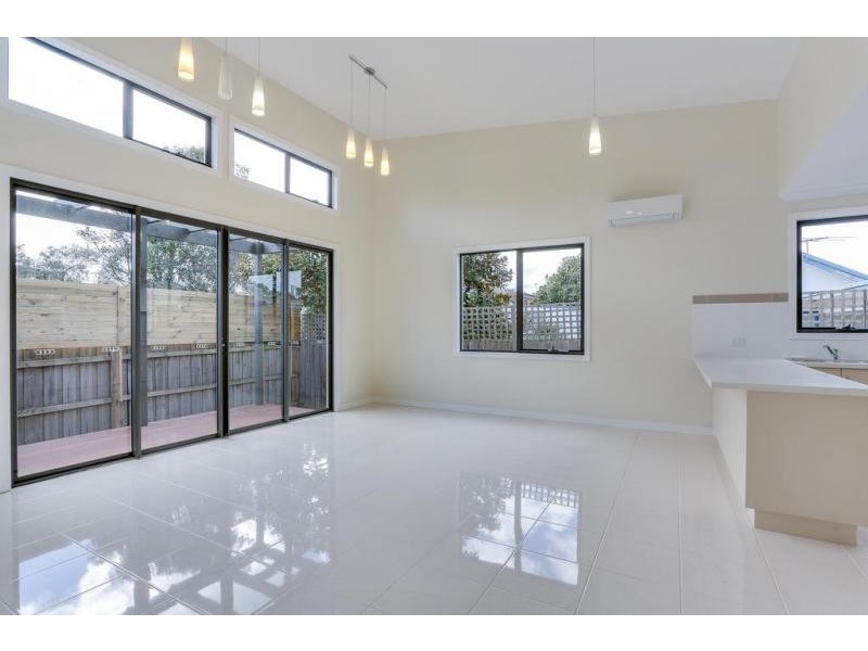 19 Staughton Avenue, Rosebud West VIC 3940