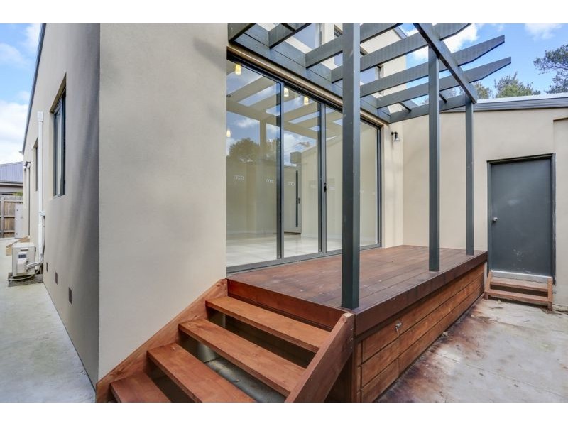 19 Staughton Avenue, Rosebud West VIC 3940