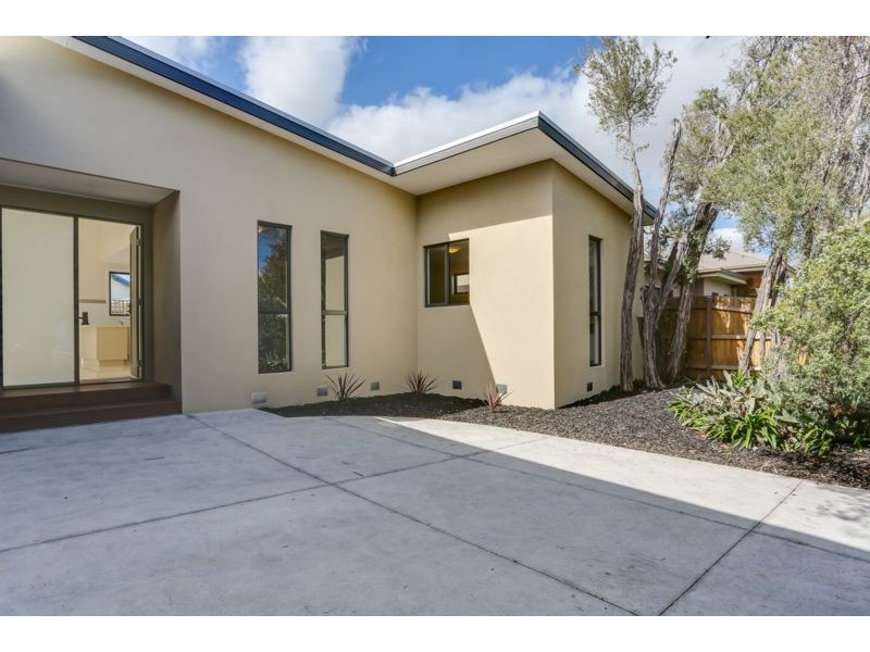 19 Staughton Avenue, Rosebud West VIC 3940