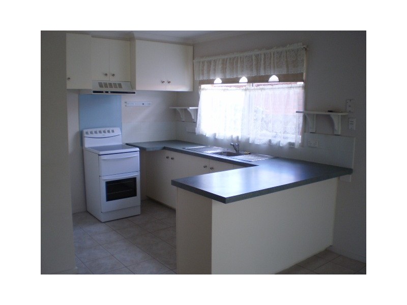 185 Seventh Avenue, Rosebud VIC 3939