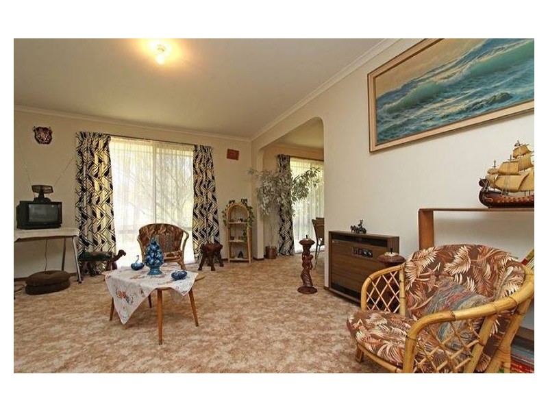 24 Allambi Ave, Rosebud West VIC 3940