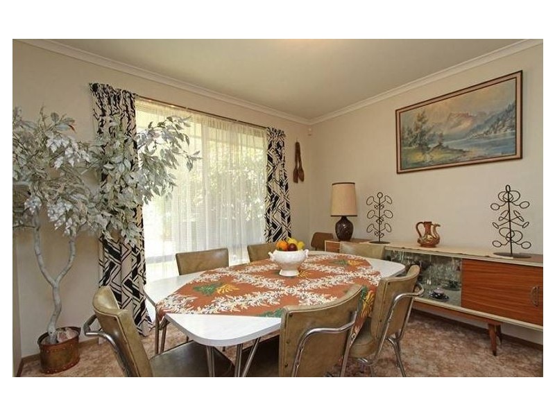 24 Allambi Ave, Rosebud West VIC 3940