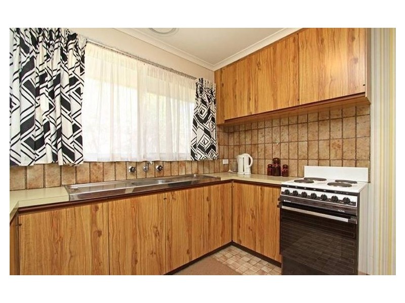 24 Allambi Ave, Rosebud West VIC 3940