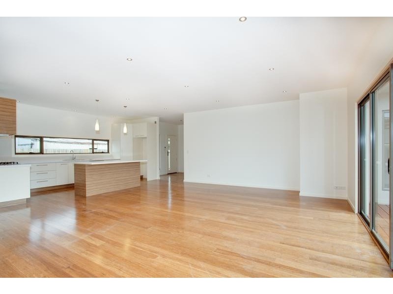 1/21 Staughton Avenue, Rosebud West VIC 3940