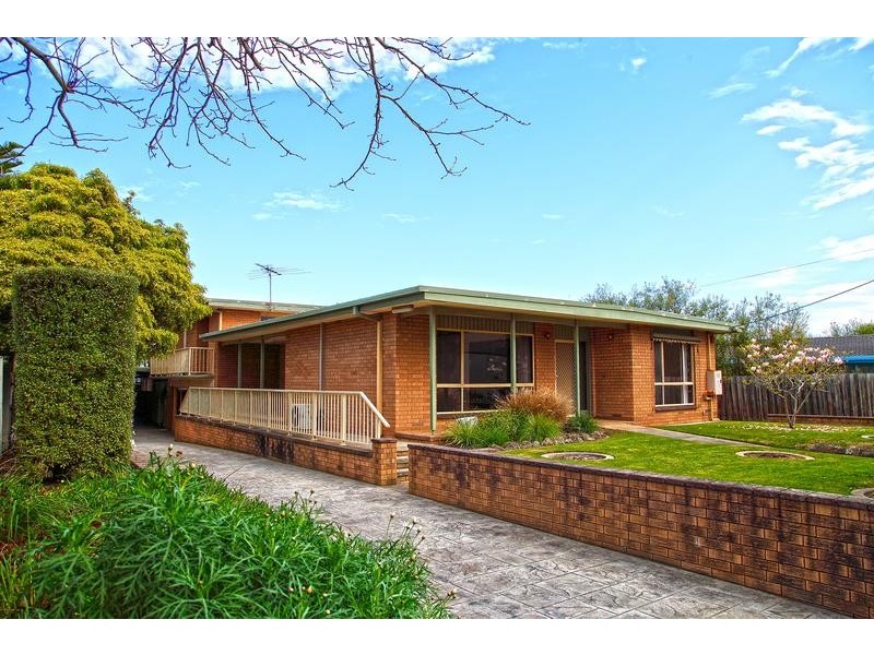 1 Maysbury Ave, Rosebud VIC 3939