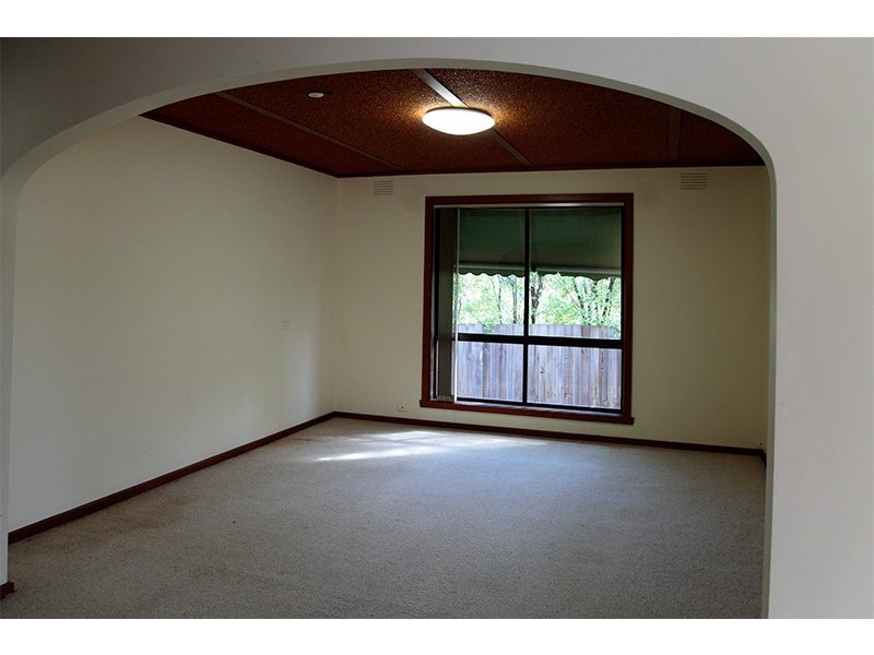 1 Maysbury Ave, Rosebud VIC 3939