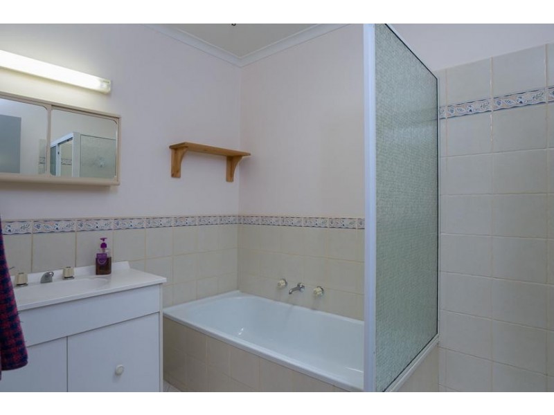 44 Sunningdale Rd, Rosebud VIC 3939