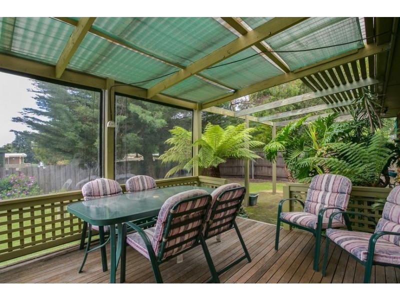 44 Sunningdale Rd, Rosebud VIC 3939