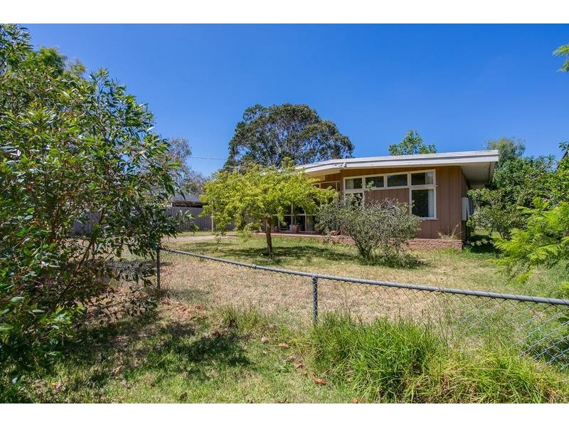 51 Cootamundra Ave, Rosebud West VIC 3940