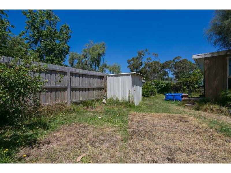 51 Cootamundra Ave, Rosebud West VIC 3940