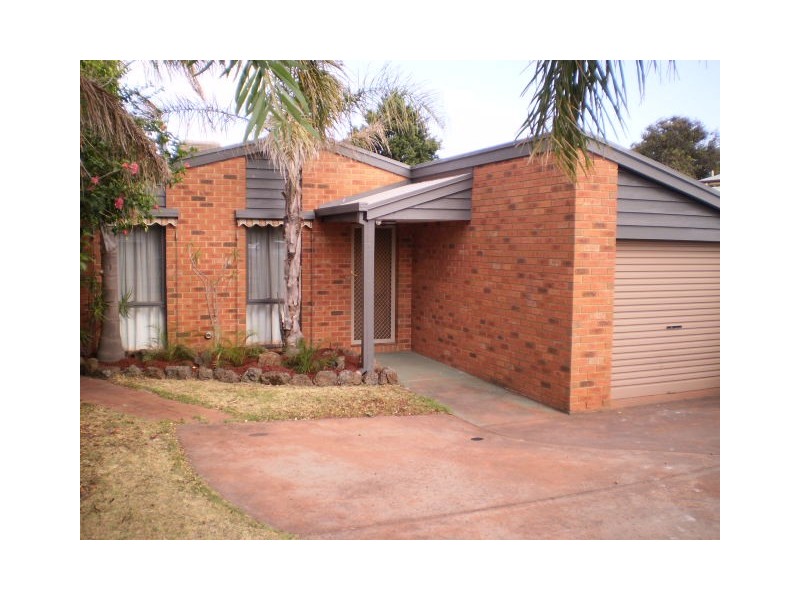 134 Second Avenue, Rosebud VIC 3939