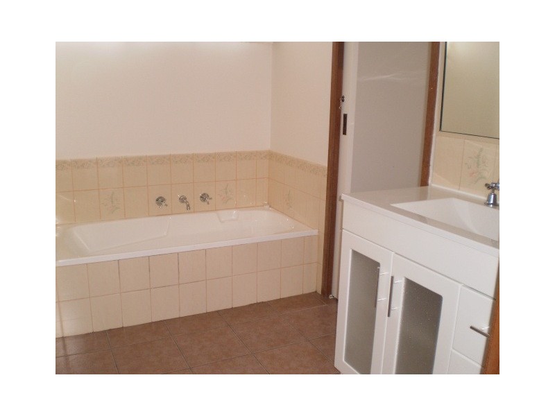 134 Second Avenue, Rosebud VIC 3939