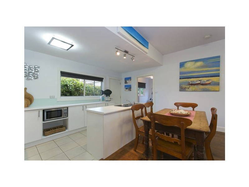 2 Second Ave, Rosebud VIC 3939