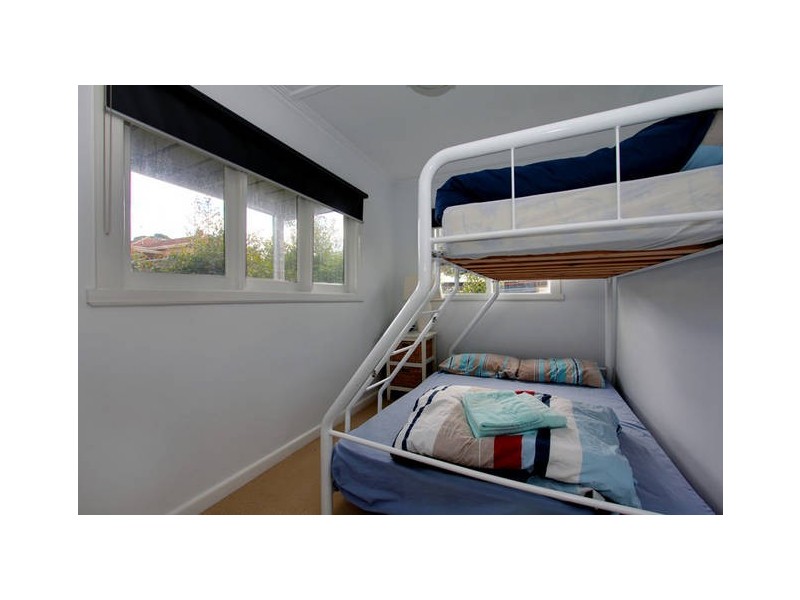 2 Second Ave, Rosebud VIC 3939