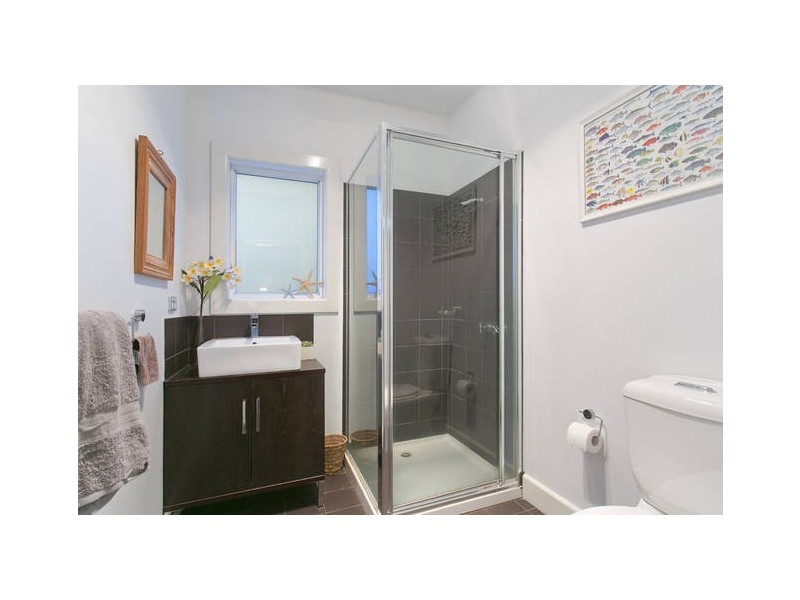 2 Second Ave, Rosebud VIC 3939