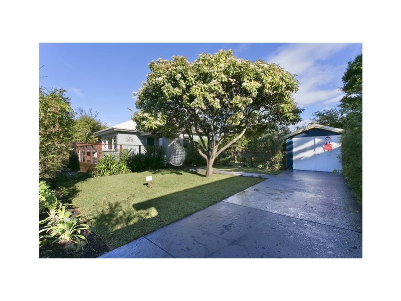 2 Second Ave, Rosebud VIC 3939