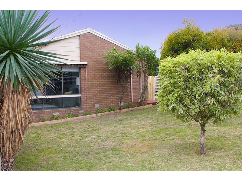 6 Cain St, Rosebud West VIC 3940