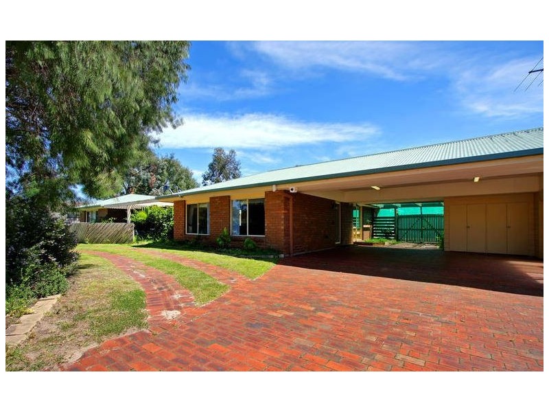 16 Tern Avenue, Rosebud West VIC 3940