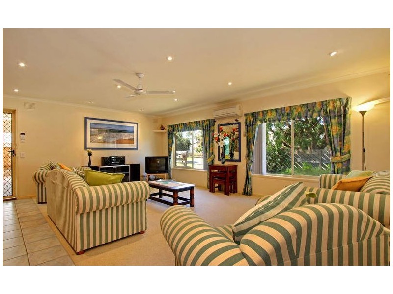 16 Tern Avenue, Rosebud West VIC 3940