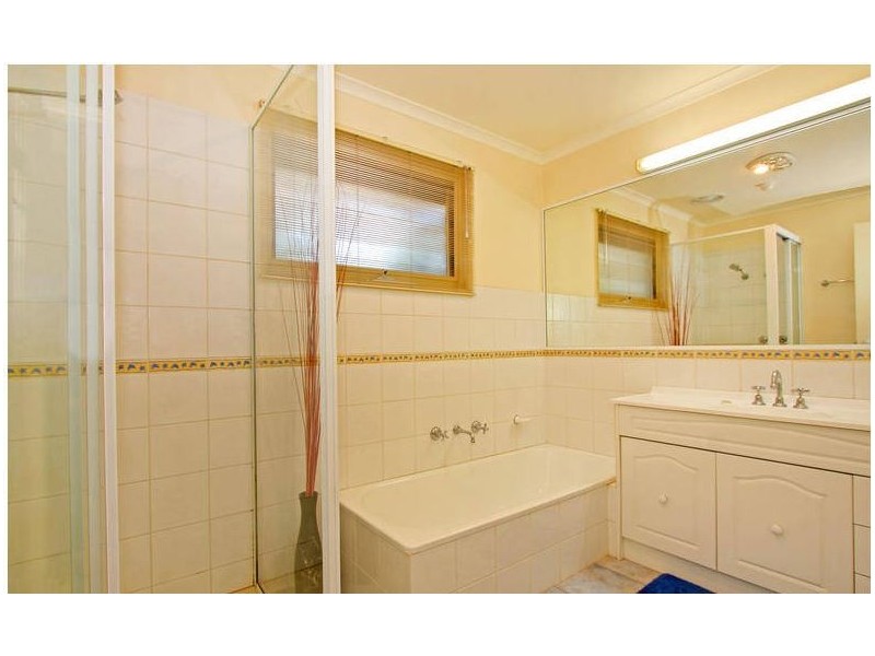 16 Tern Avenue, Rosebud West VIC 3940