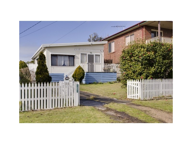 101 Third Avenue, Rosebud VIC 3939