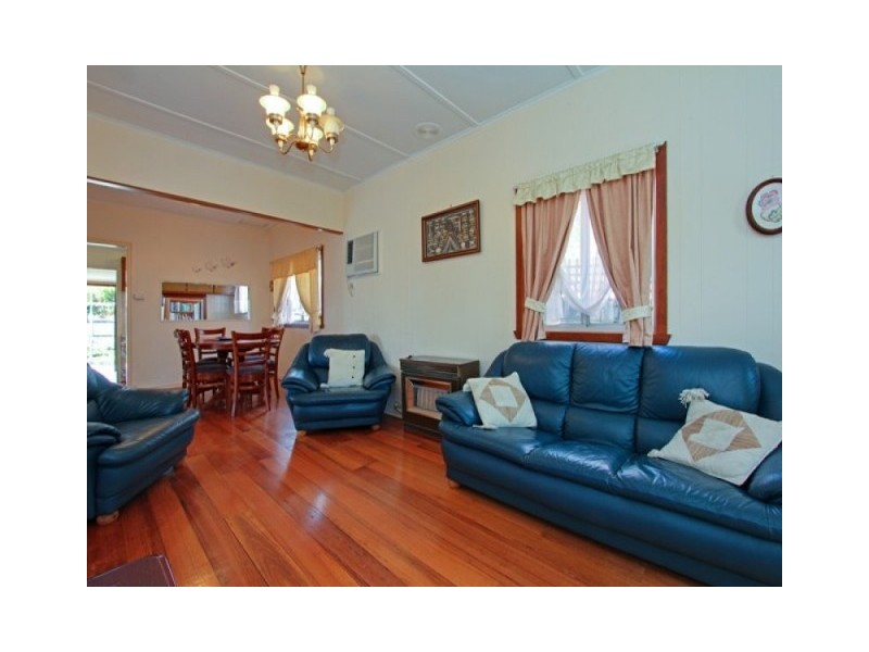 101 Third Avenue, Rosebud VIC 3939