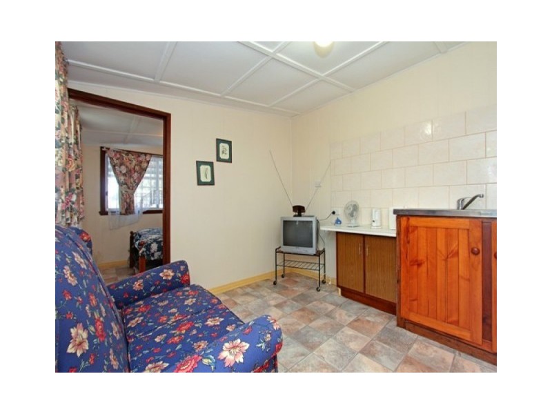 101 Third Avenue, Rosebud VIC 3939