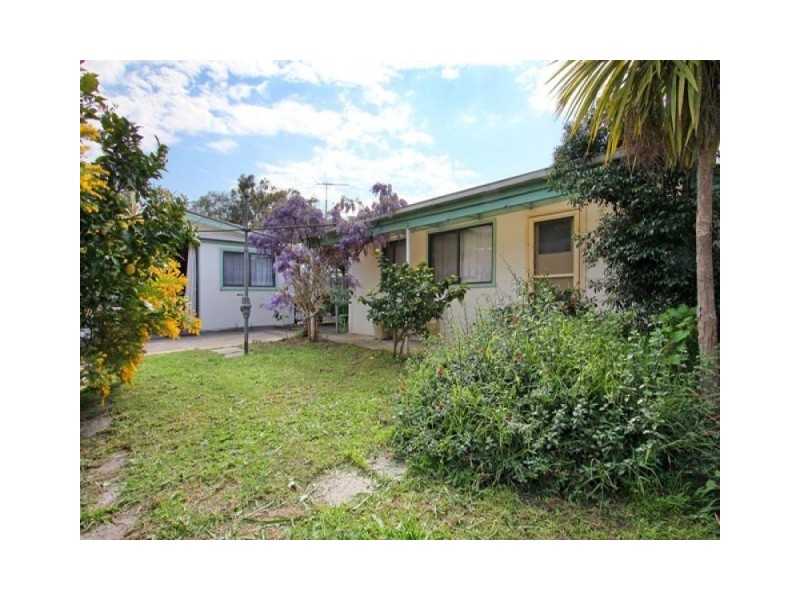 101 Third Avenue, Rosebud VIC 3939