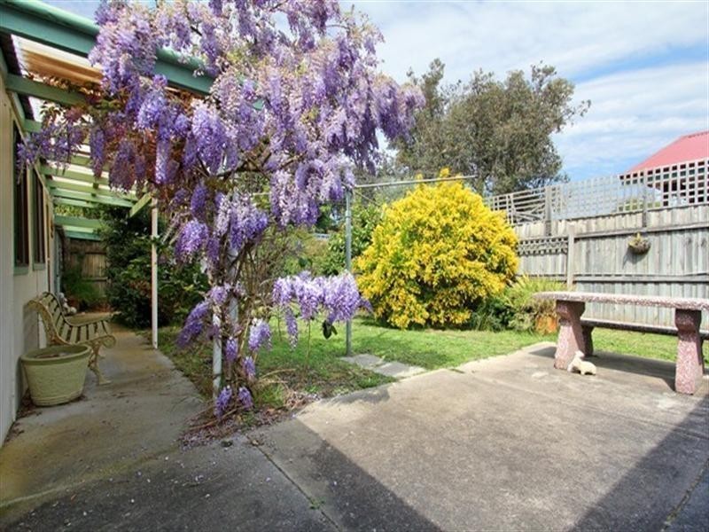 101 Third Avenue, Rosebud VIC 3939