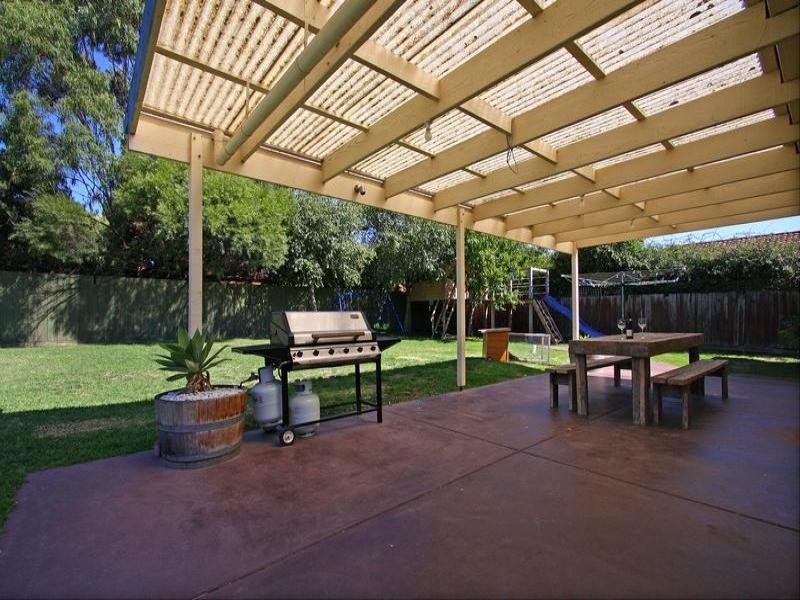 43 Sunningdale Road, Rosebud VIC 3939