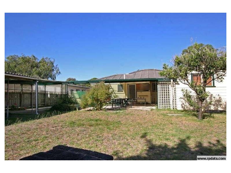 24 Capel Ave, Rosebud West VIC 3940