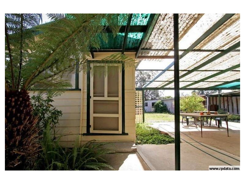 24 Capel Ave, Rosebud West VIC 3940