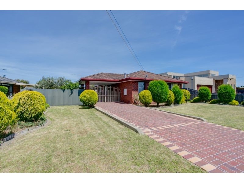 19 Kingfisher Ave, Rosebud West VIC 3940