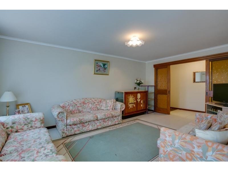 19 Kingfisher Ave, Rosebud West VIC 3940