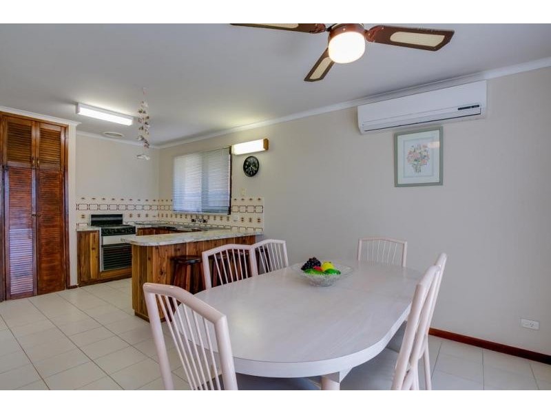 19 Kingfisher Ave, Rosebud West VIC 3940