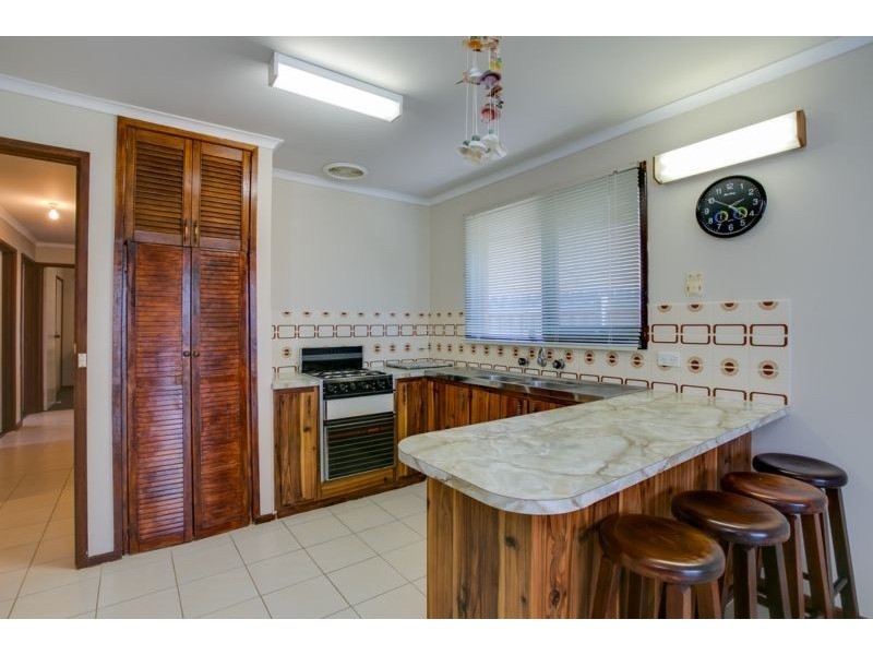 19 Kingfisher Ave, Rosebud West VIC 3940