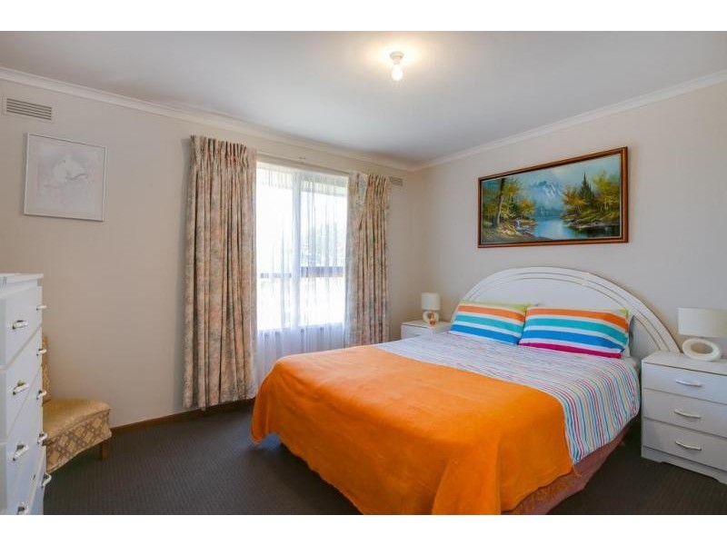 19 Kingfisher Ave, Rosebud West VIC 3940