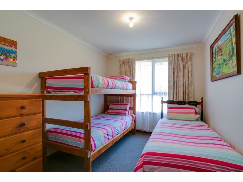 19 Kingfisher Ave, Rosebud West VIC 3940