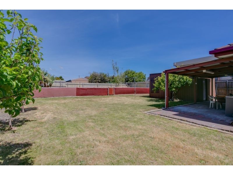 19 Kingfisher Ave, Rosebud West VIC 3940