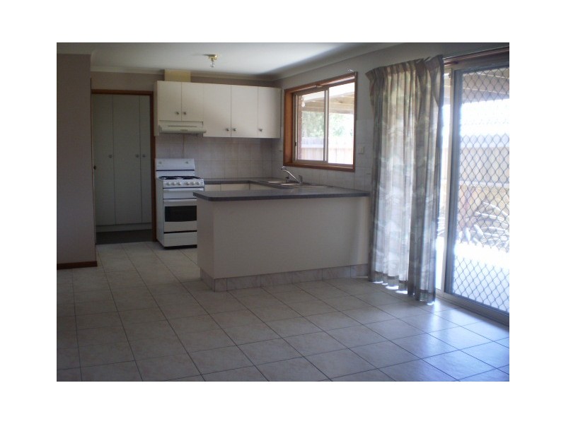 92 First Avenue, Rosebud VIC 3939