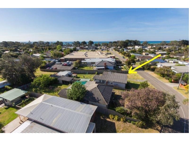 22 Capel Avenue, Rosebud West VIC 3940