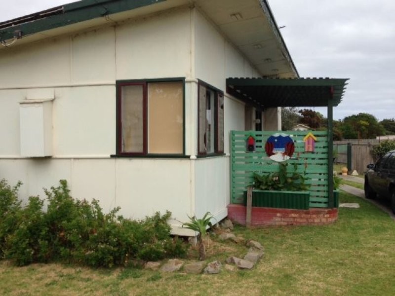 22 Capel Avenue, Rosebud West VIC 3940