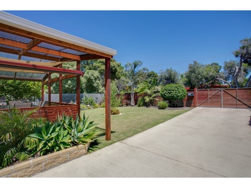 97 Ocean Street, Rosebud VIC 3939
