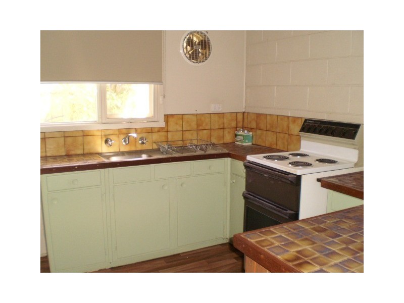 2/38 Rosemore Rd, Rosebud VIC 3939