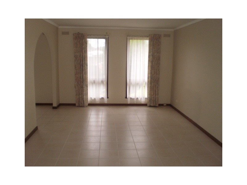 19 Kingfisher Ave, Rosebud West VIC 3940