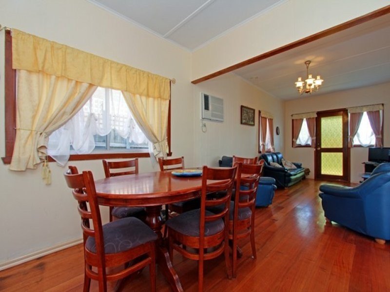 101 Third Avenue, Rosebud VIC 3939