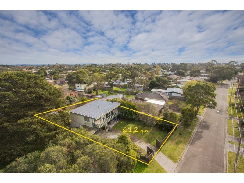 52 Cootamundra Ave, Rosebud West VIC 3940