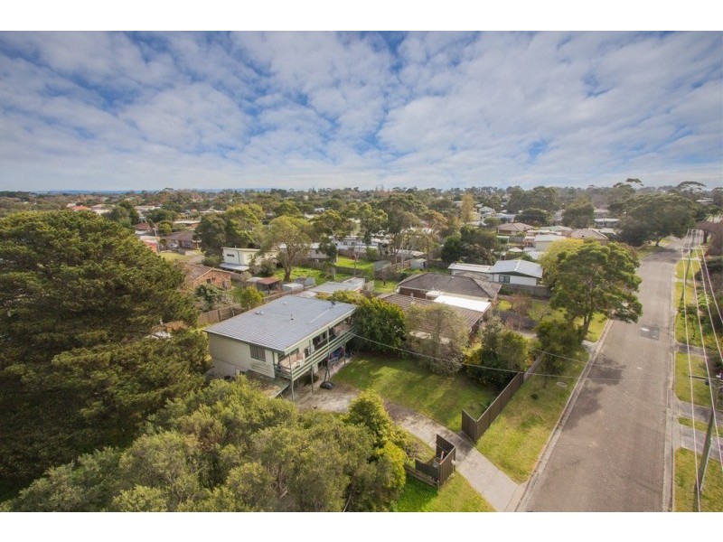 52 Cootamundra Ave, Rosebud West VIC 3940