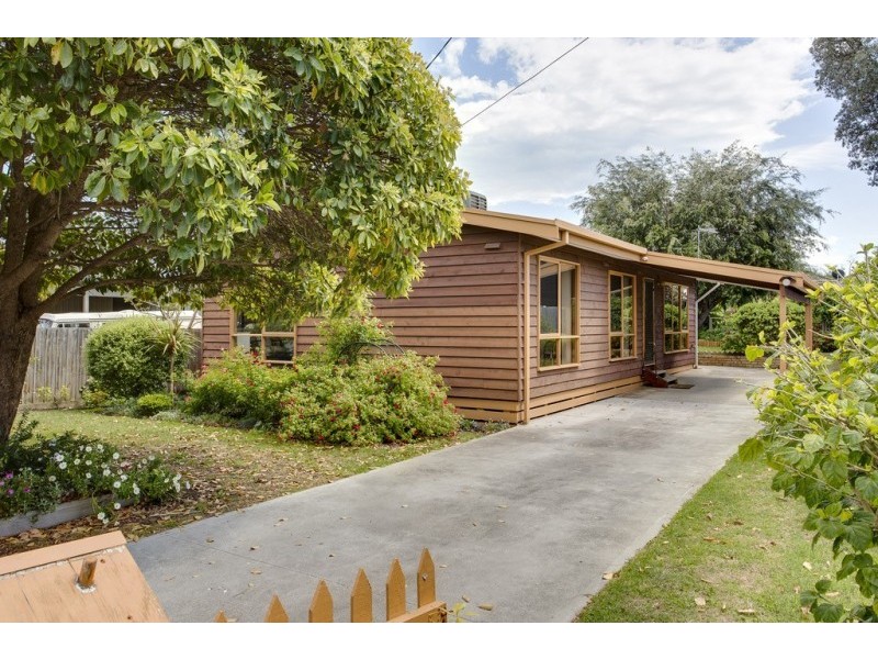 4 Guest St, Tootgarook VIC 3941