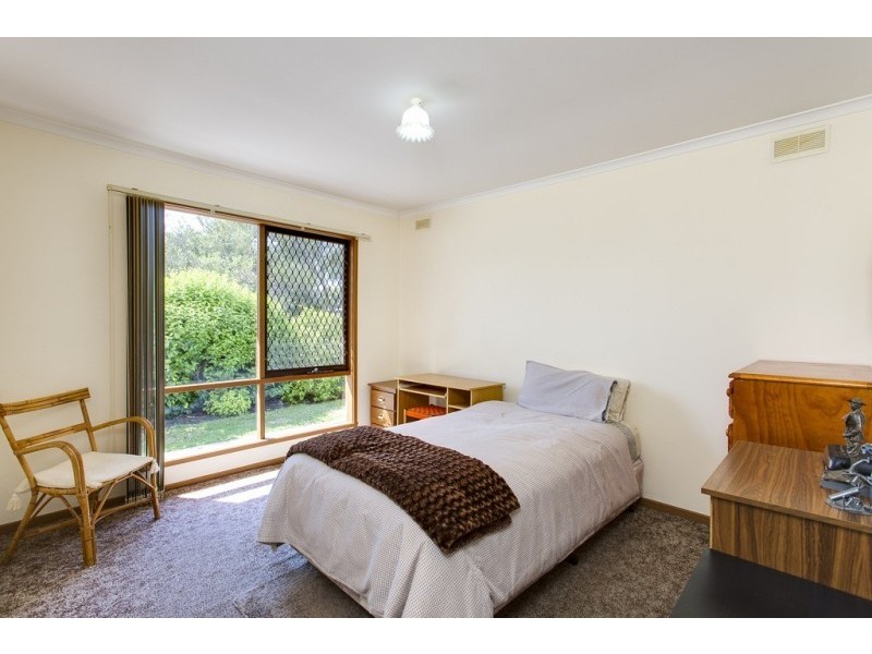 4 Guest St, Tootgarook VIC 3941